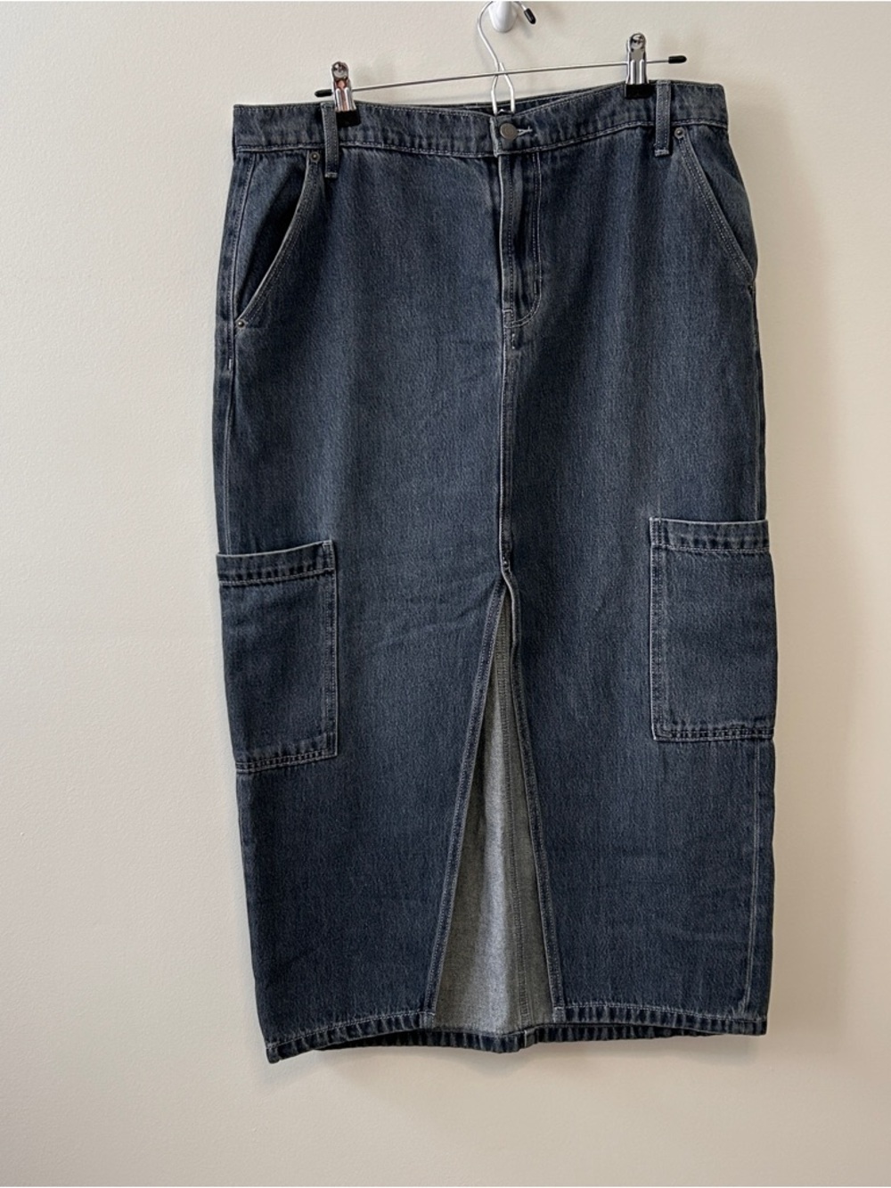 Old Navy Denim Mid Rise Size 12 Maxi Jean Skirt Centre Slit Cargo Style Pockets